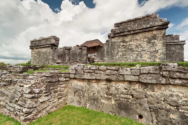 Руины дворцового храма в Тулуме — стоковое фото
