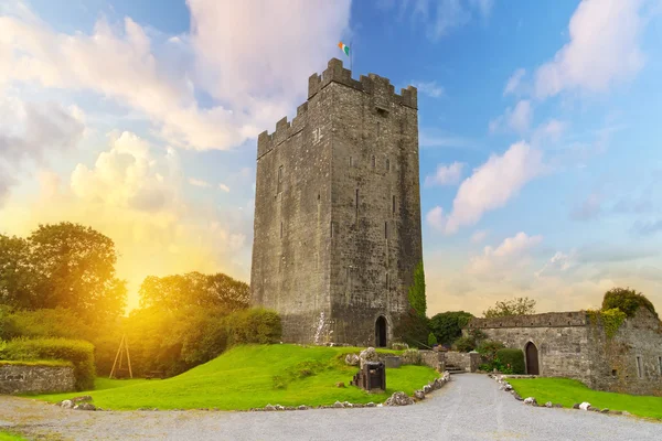Dysert O'Dea kasteel bij zonsondergang — Stockfoto