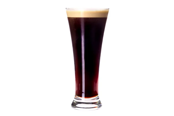 Egy pohár sötét sör. — Stock Fotó