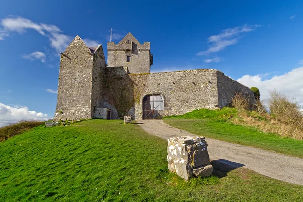 : Dunguaire castle w pobliżu Kinvarra — Zdjęcie stockowe