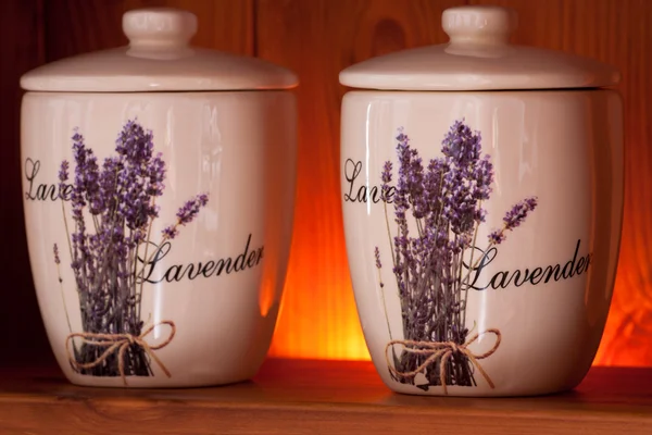 Lavender flowers in a ceramic jar — Stock Photo, Image