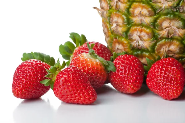 Isolated fruits - Strawberries and pineapple — Stock Photo, Image