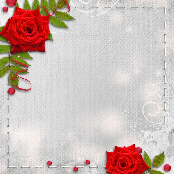 お祝いの心と赤いバラの招待状カード — ストック写真