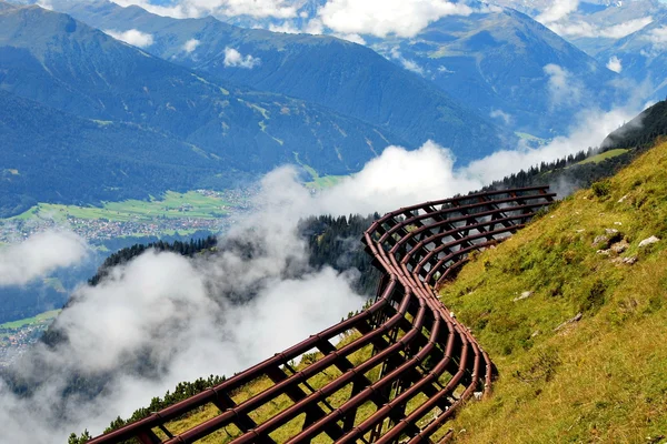 Alpine bergen — Stockfoto