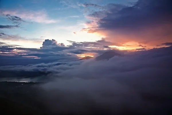 Východ slunce z mount Batur, Bali — Stock fotografie