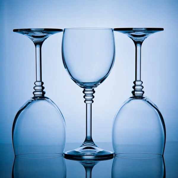 Tre bicchieri di vino di fila — Foto Stock