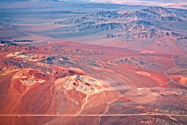 智利阿塔卡马沙漠的火山的鸟瞰图 — 图库照片