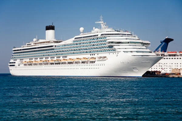 Passenger cruise ship — Stock Photo, Image