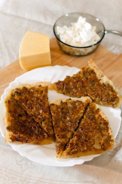 etli börek peynir ve lor ile temizleyin