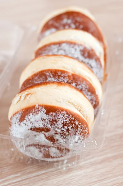 Donuts polvilhados com açúcar em pó — Fotografia de Stock