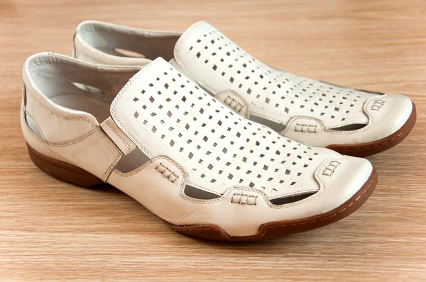 Beautiful and stylish white shoes for men — Stock Photo, Image
