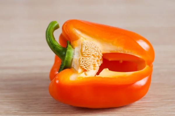 Lahodné čerstvé oranžové papriky — Stock fotografie