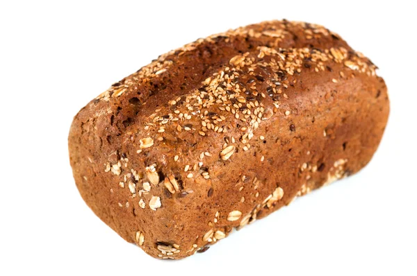 Chleb żytni izolowany na białym — Zdjęcie stockowe