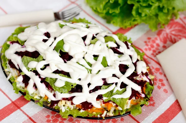 Ringa ve sebzeli salata — Stok fotoğraf