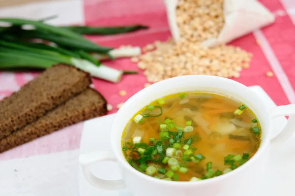 Lezzetli bezelye çorbası ev yemekleri — Stok fotoğraf