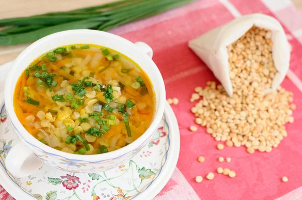 Смачний гороховий суп домашня кухня — стокове фото