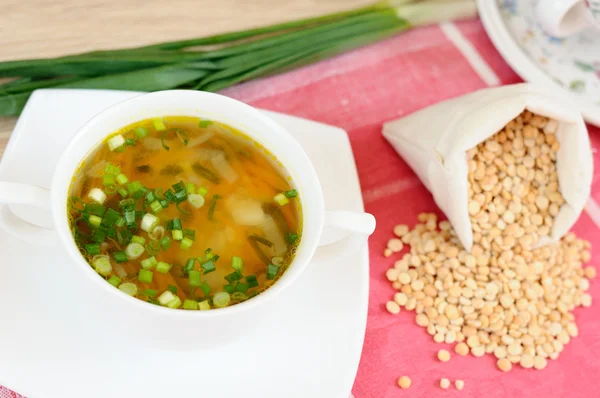Una deliciosa sopa de guisantes cocina casera —  Fotos de Stock