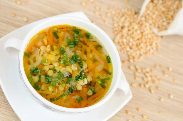 Uma deliciosa sopa de ervilha culinária caseira — Fotografia de Stock