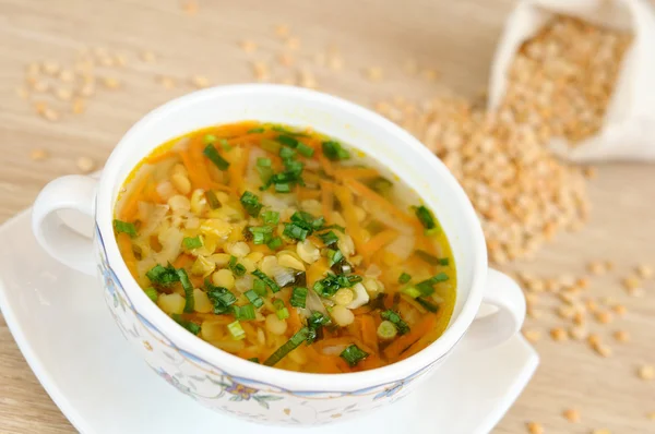 おいしいのエンドウ豆のスープの家庭料理 — ストック写真