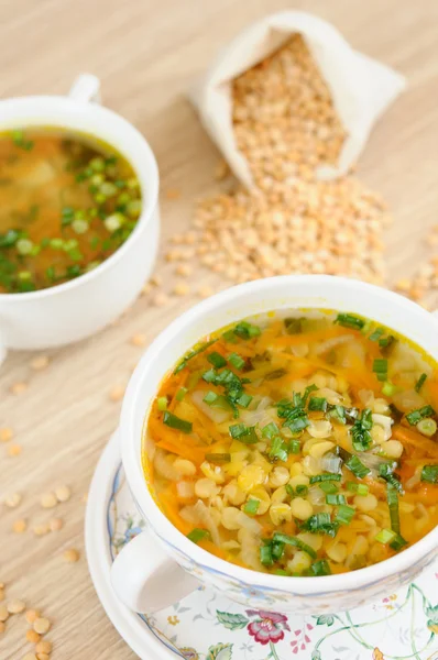 Una deliziosa zuppa di piselli cucina casalinga — Foto Stock