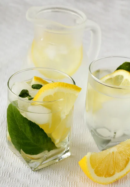 Ice Cold Lemonade — Stock Photo, Image