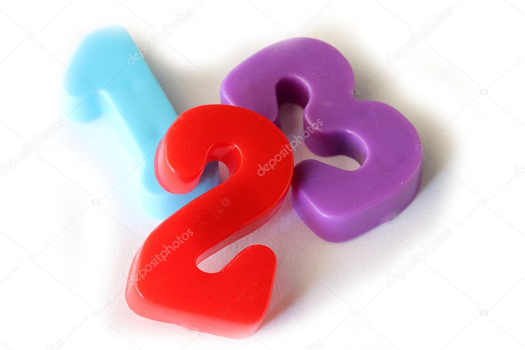 Number fridge magnets displaying 1 2 3