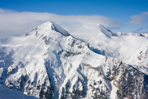 Paysage de montagnes d'hiver par temps ensoleillé Images De Stock Libres De Droits