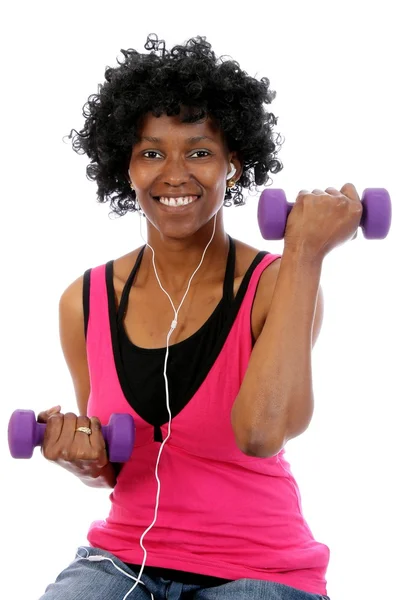 Afrikanerin im Fitnessstudio — Stockfoto