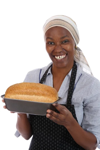 Sorrindo senhora africana com pão — Fotografia de Stock