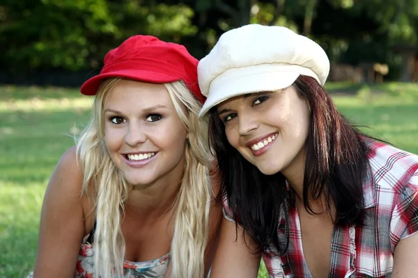 Lovely Brunette and Blonde Friends — Stock Photo, Image
