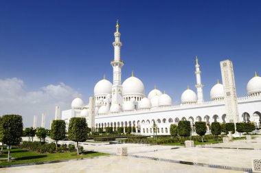 Abu Dabi Şeyh Zayed Beyaz Cami