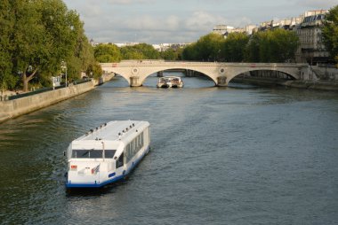 paris zevk vapurları port