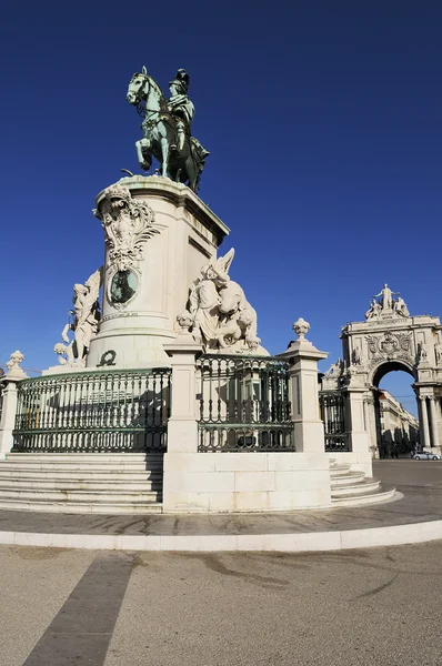 Статуя в Лиссабоне — стоковое фото