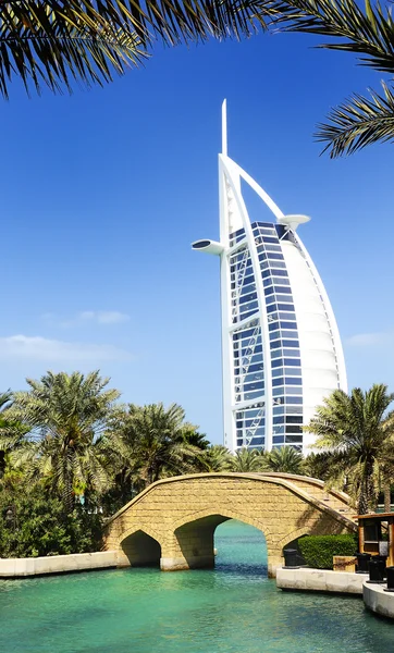 Burj Al Arab og Madina Jumeirah - Stock-foto
