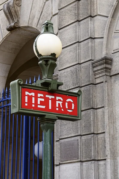 Metro Sign en Paris Francia —  Fotos de Stock