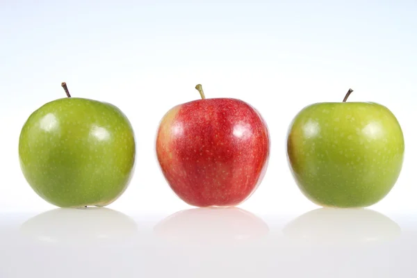 Apple isoleated in a white background. — Stock Photo, Image