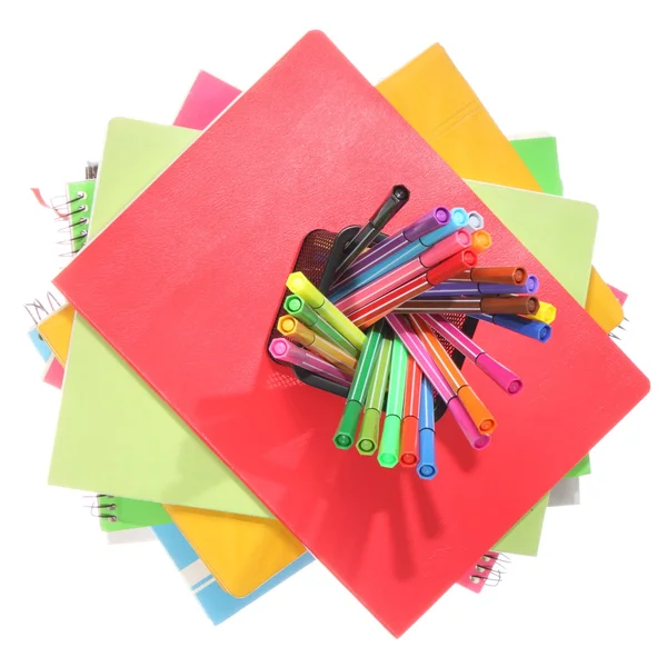 Muchos Papelería colorida de un surtido en una mesa . — Foto de Stock