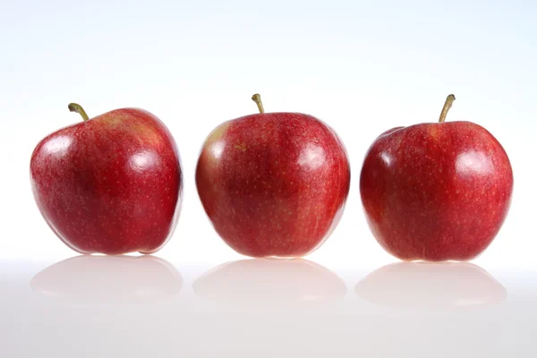Apple isoleated in a white background. — Stock Photo, Image