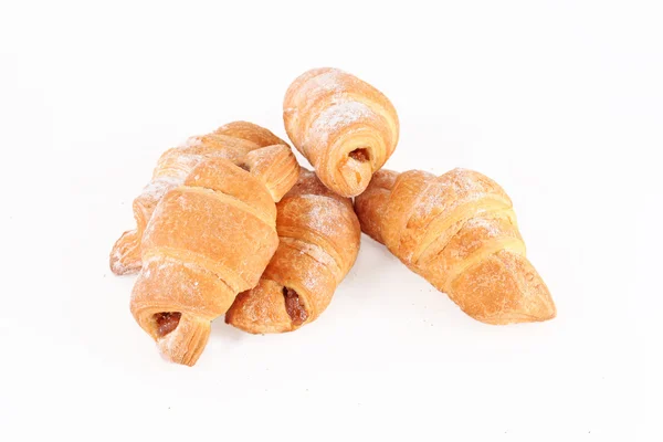 Čerstvý croissant, samostatný — Stock fotografie