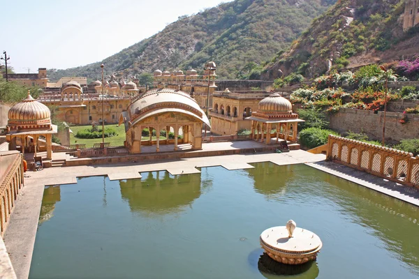 India, Rajasthan, Jaipur, uno dei tanti templi indù di Galtaji — Foto Stock