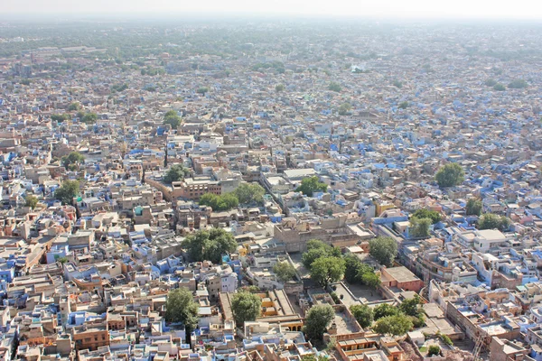 Jodhpur de "blauwe stad" in de Indiase staat rajasthan — Stockfoto