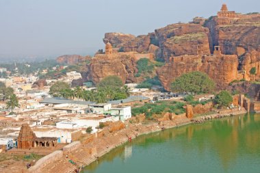 badami, Lake agusthya teertha