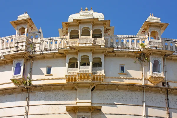 Palazzo della città di Udaipur nel Rajasran — Foto Stock