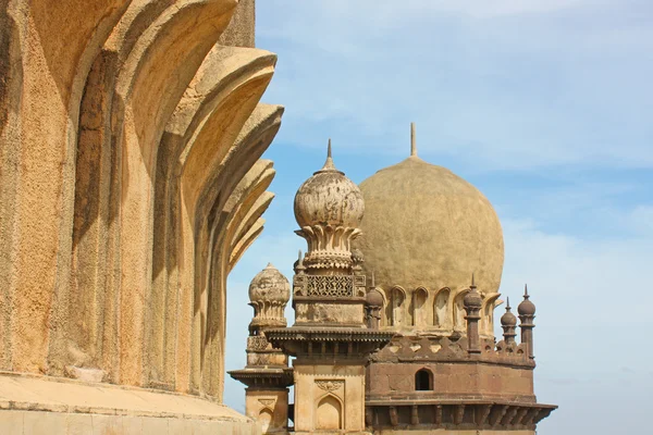 Golgumbaz, een mausoleum van de mughal in bijapur — Stockfoto