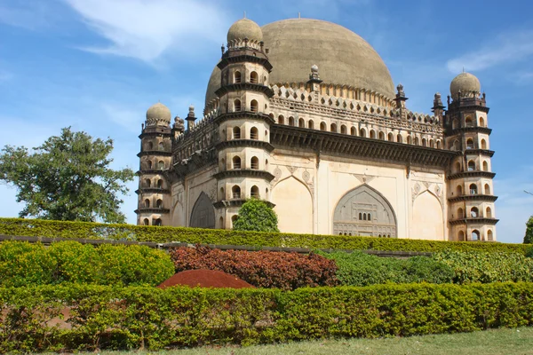 Golgumbaz, een mausoleum van de mughal in bijapur — Stockfoto