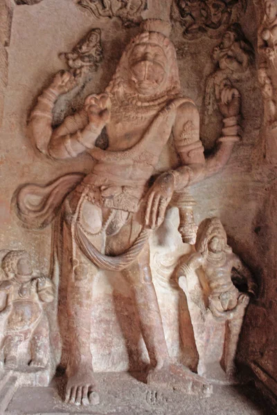 Escultura na entrada da Caverna em Badami — Fotografia de Stock