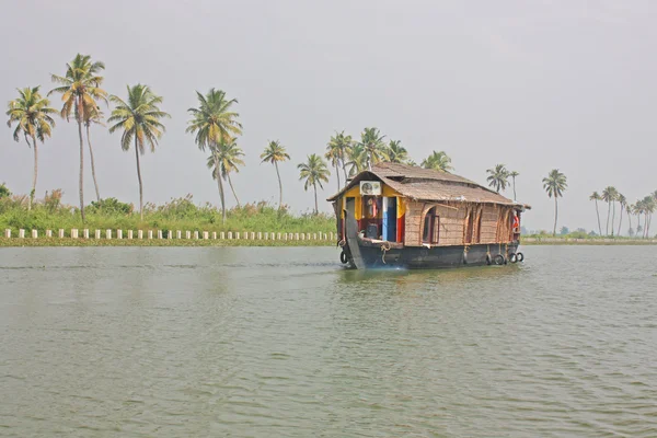 Barka w backwater Kerala — Zdjęcie stockowe