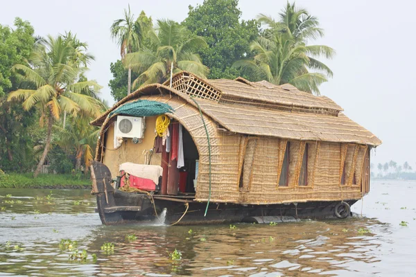 Houseboat in backwater of Kerala — Stock Photo, Image