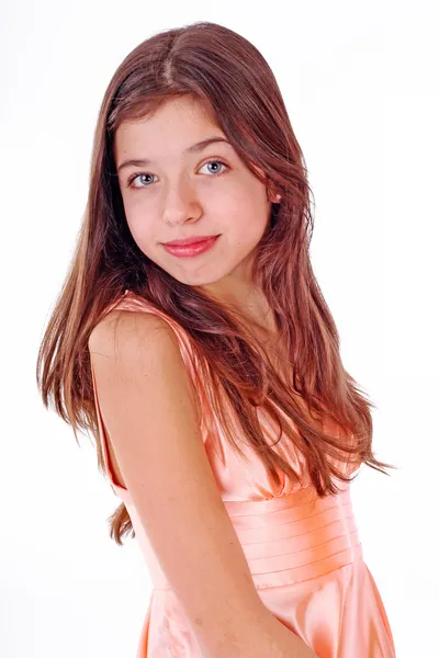 Menina adolescente bonita com vestido rosa — Fotografia de Stock