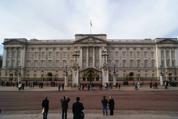 Buckingham Sarayı ve — Stok fotoğraf